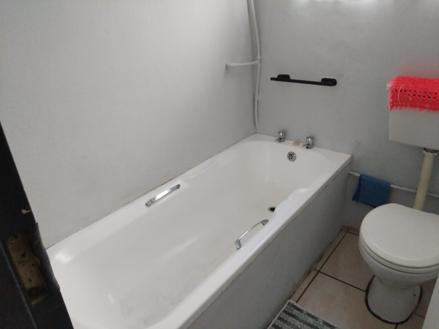 2 Bedroom Property for Sale in Parkside Eastern Cape
